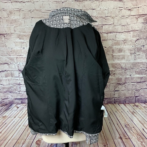 Chico’s Black Geometric Appliqué Full Zipper Lined Jacket - Picture 15 of 16